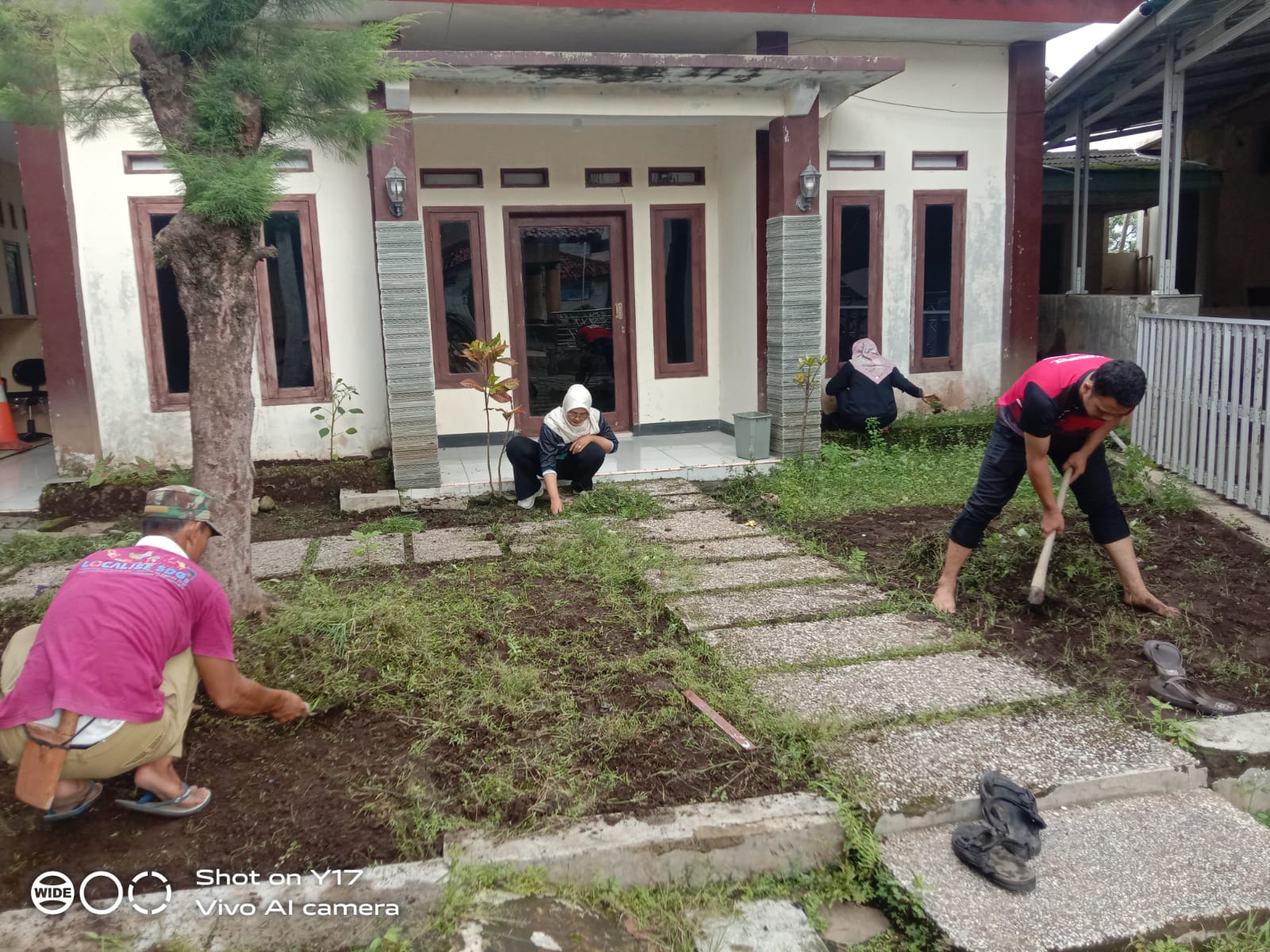 Kepala Desa Tanjungsari Pimpin Langsung Kegiatan GEBER JUMAT, Wujud Nyata Kepedulian Terhadap Kebersihan Lingkungan